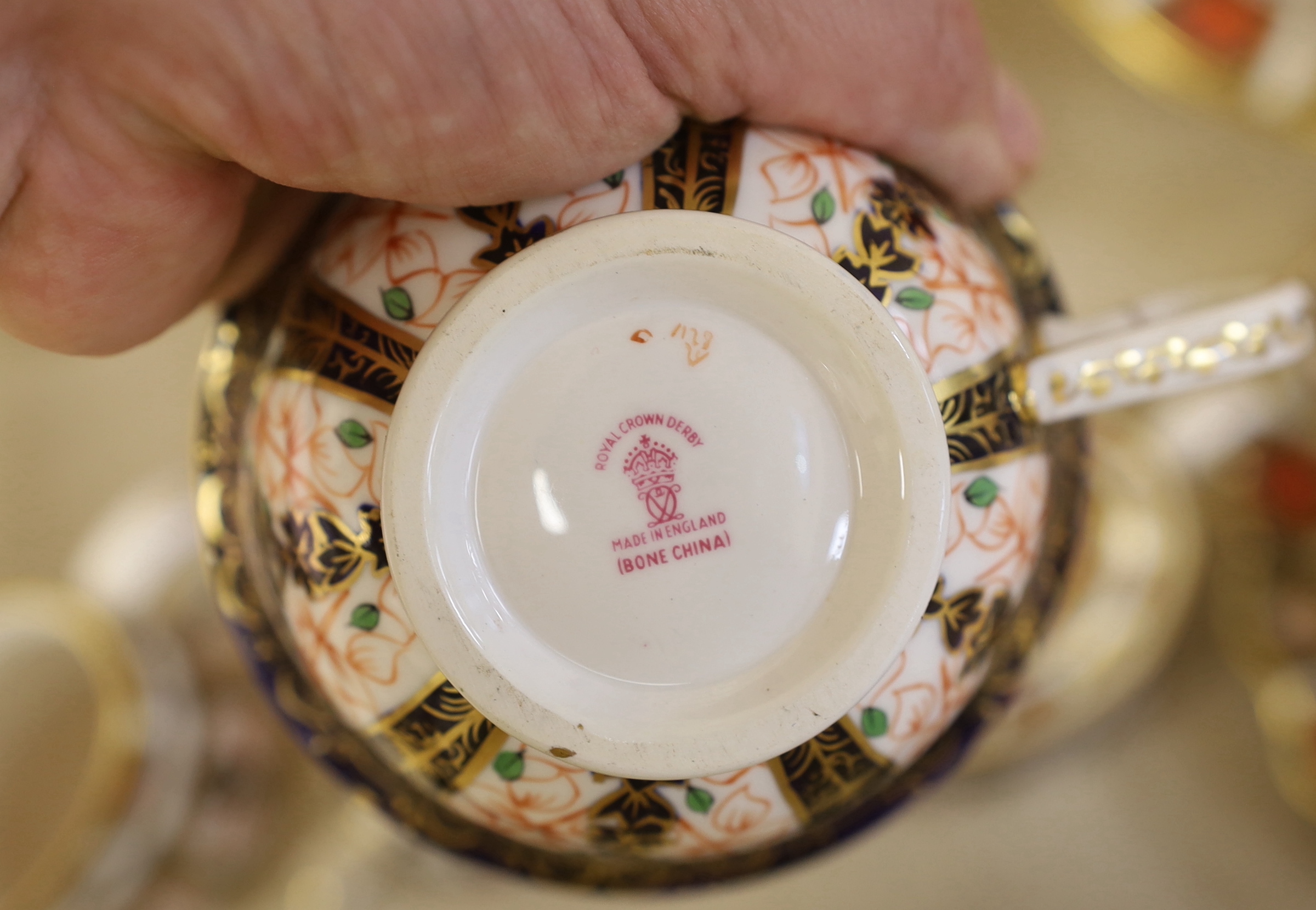 Royal Crown Derby 1128 pattern part dinner, tea and breakfast service (26 items)